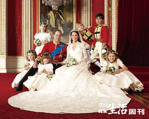 王室婚礼上的神秘红--谁给威廉王子做婚装-三