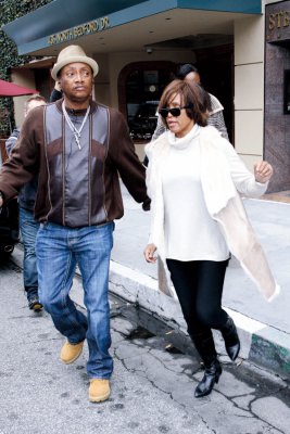 惠特尼·休斯敦:流星般的一生(2)-三联生活周刊