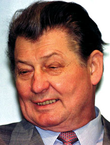 基尔希在世界杯前破产-三联生活周刊