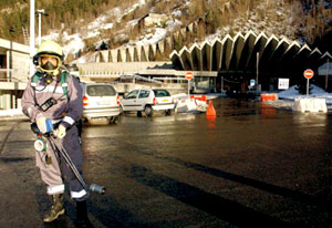 2002年1月28日,勃朗峰隧道在为重新开通做最后的安全测试