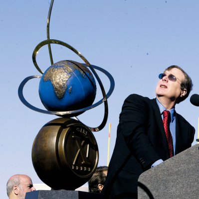 微软的创始人之一保罗·艾伦在确诊患淋巴癌之后离开了微软,决定过一