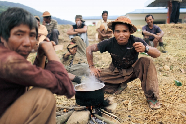 走进佤邦全球化时代的山寨社会