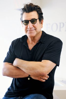 oliverpeoples品牌创始人兼创意总监拉里&middot;莱特