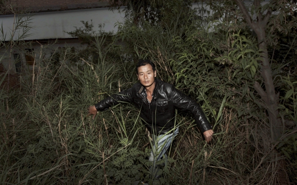 李玉东的儿子李汉雄走入河埂上的玉米地之后就再也没了踪迹.