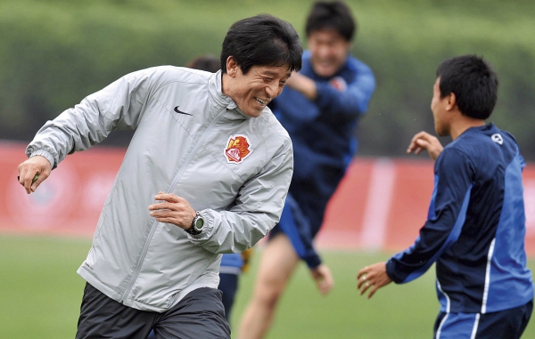 李章洙恒大足球标本