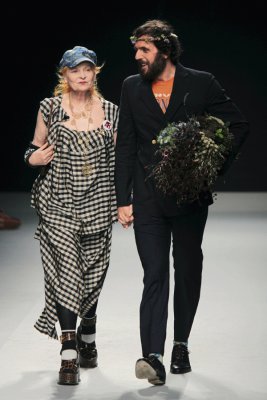 薇薇安·韦斯特伍德:反叛的"西太后"