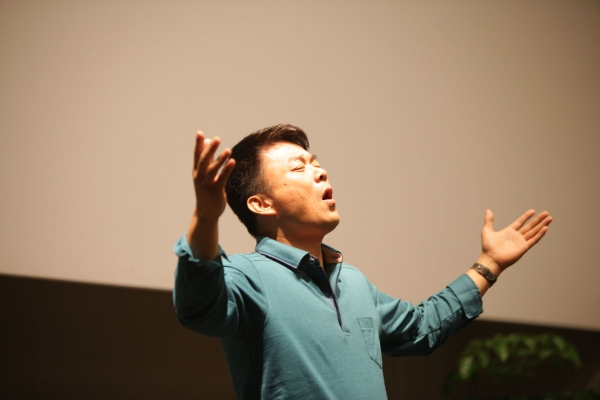 用西式唱法唱中国歌嘉宾范竞马欧阳江河3