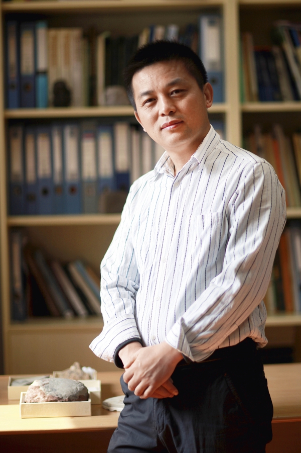 美国自然历史博物馆的古生物学家马克·诺雷尔(marknorell)说,火山喷