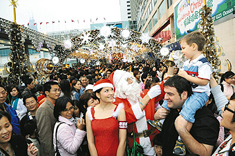 香港冬季購物節已逐漸成為聖誕和新年期間香港吸引遊客的重要手段