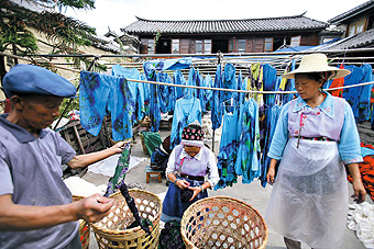 璞真综艺染坊是周城村最大的作坊